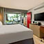 Hotel Paradox, Autograph Collection