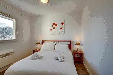 Three-Bedroom Apartment with Balcony