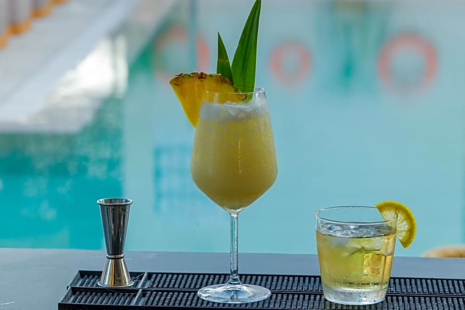 Cabana Blu Hotel & Suites