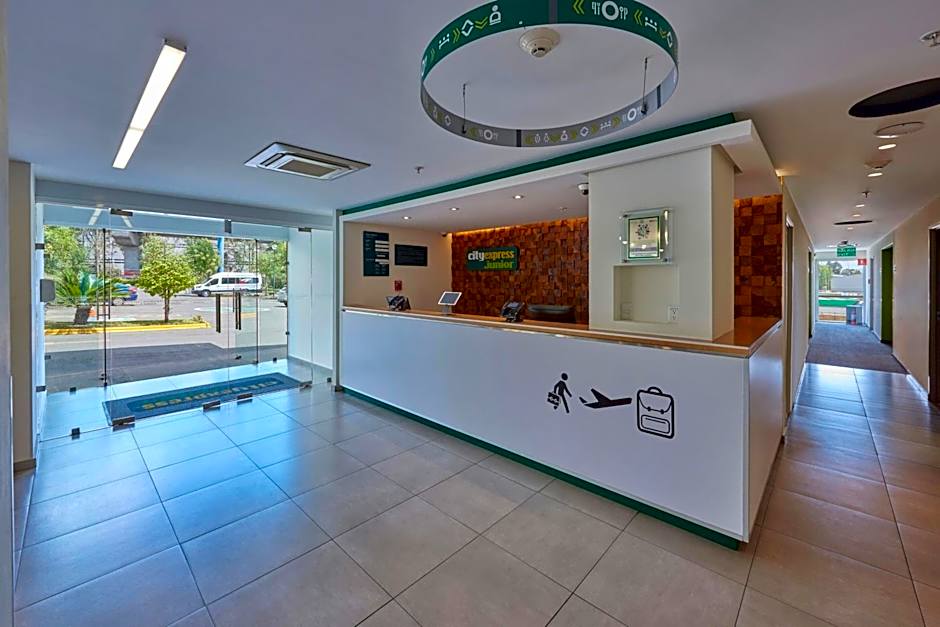City Express Junior by Marriott Toluca Zona Industrial