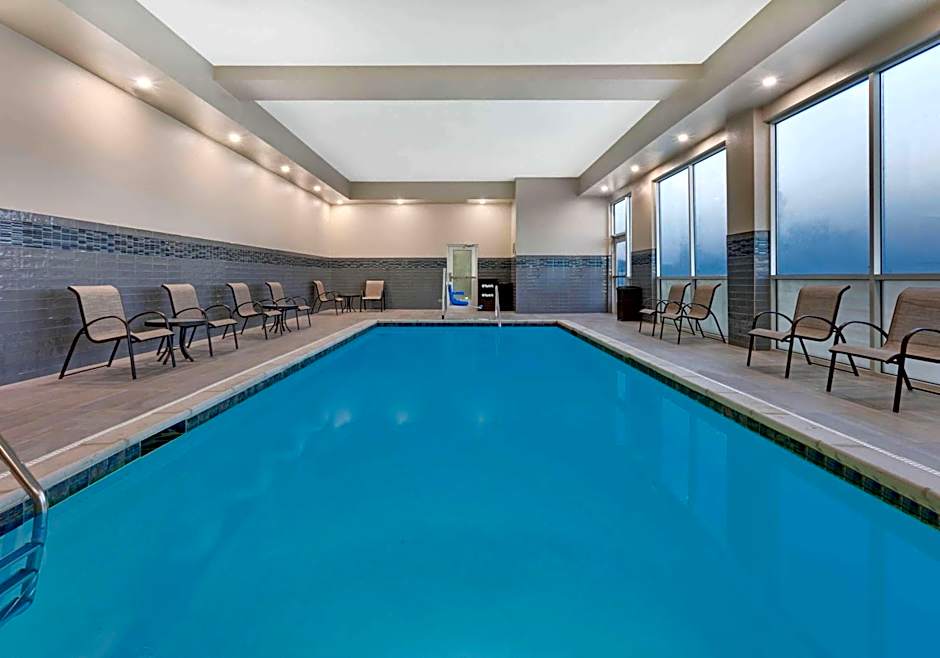 La Quinta Inn & Suites by Wyndham Lewisville