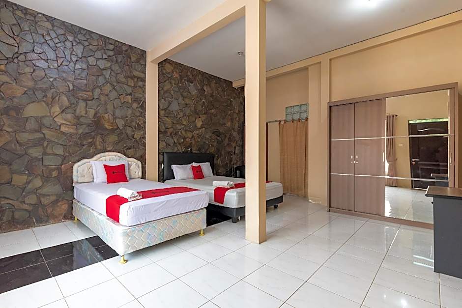 RedDoorz @ Soekarno Hatta Indah