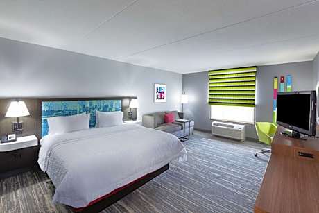 1 King Bed Study With Sofabed Nonsmoking