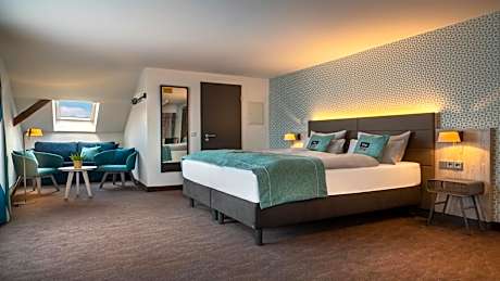 Premium Queen Room with sofa bed