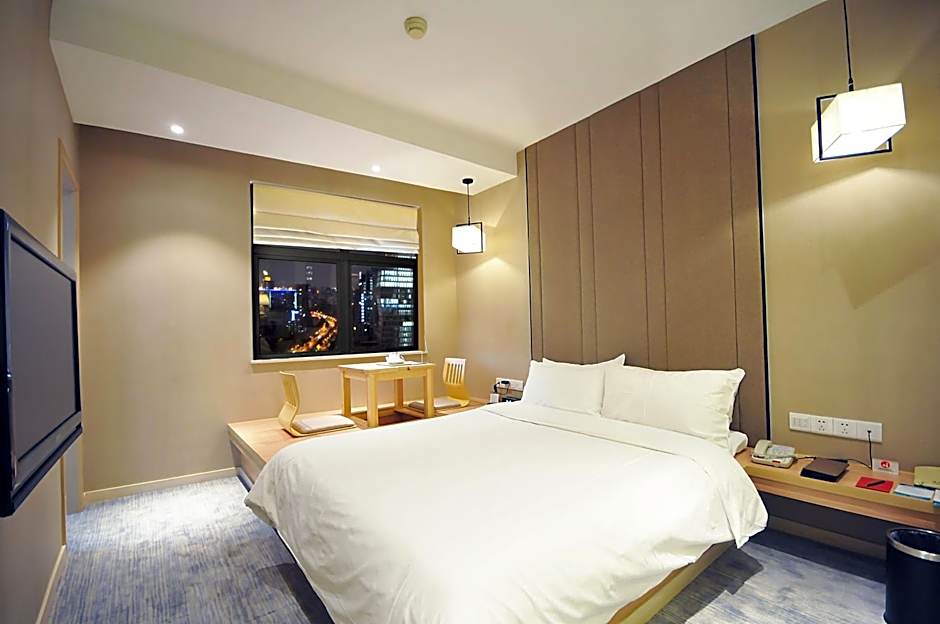 Photo 1 of 1 of Small Double Room