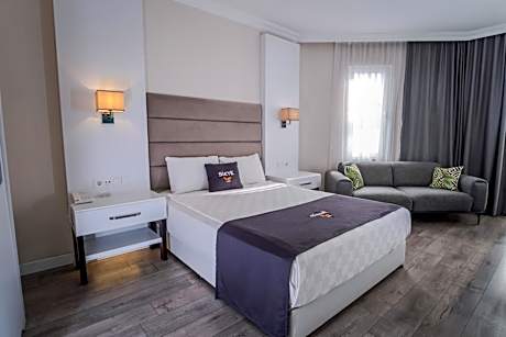 Double Room with Balcony (2 Adults + 1 Child)