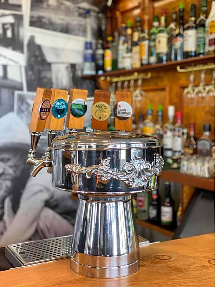 Hokitika Pioneer Hotel