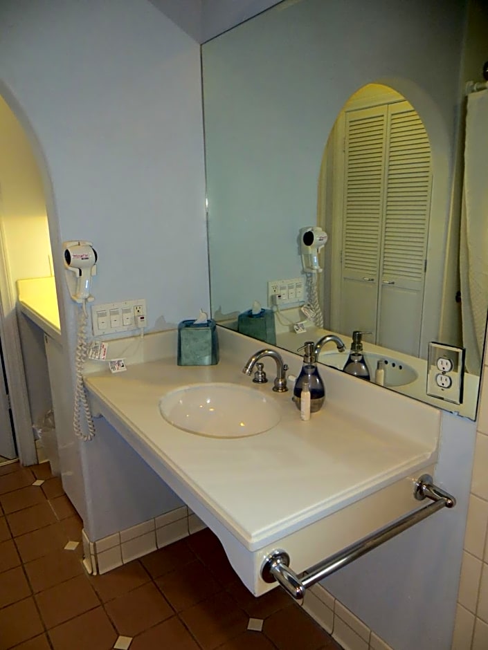 Casa Del Mar Inn