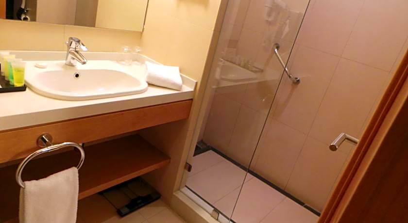 Amman Airport Hotel