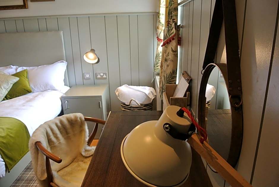 The Crown Pub, Dining & Rooms