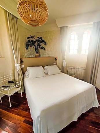 Double or Twin Room with Side Sea View