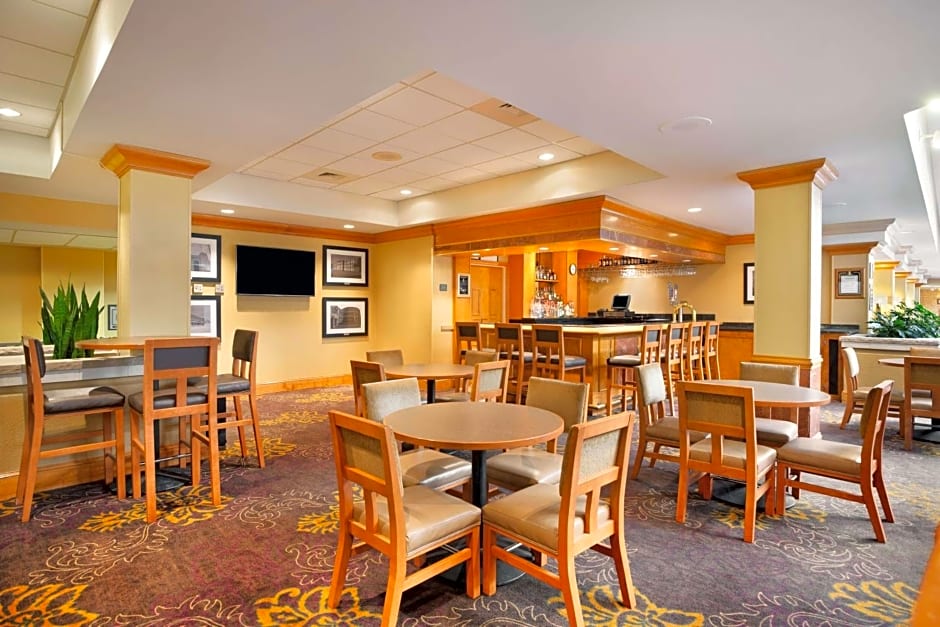 Embassy Suites By Hilton Greensboro-Airport