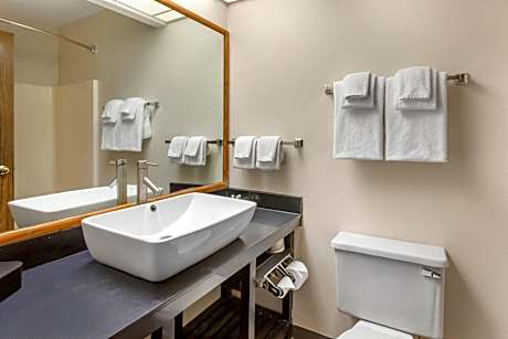 2 Queen Beds, Suite, Nonsmoking