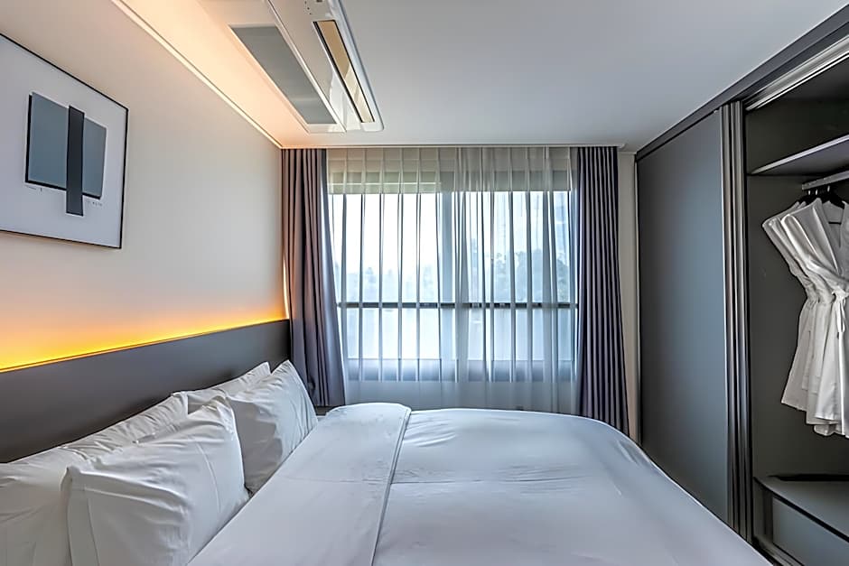 Hotel The Grang Jungmun