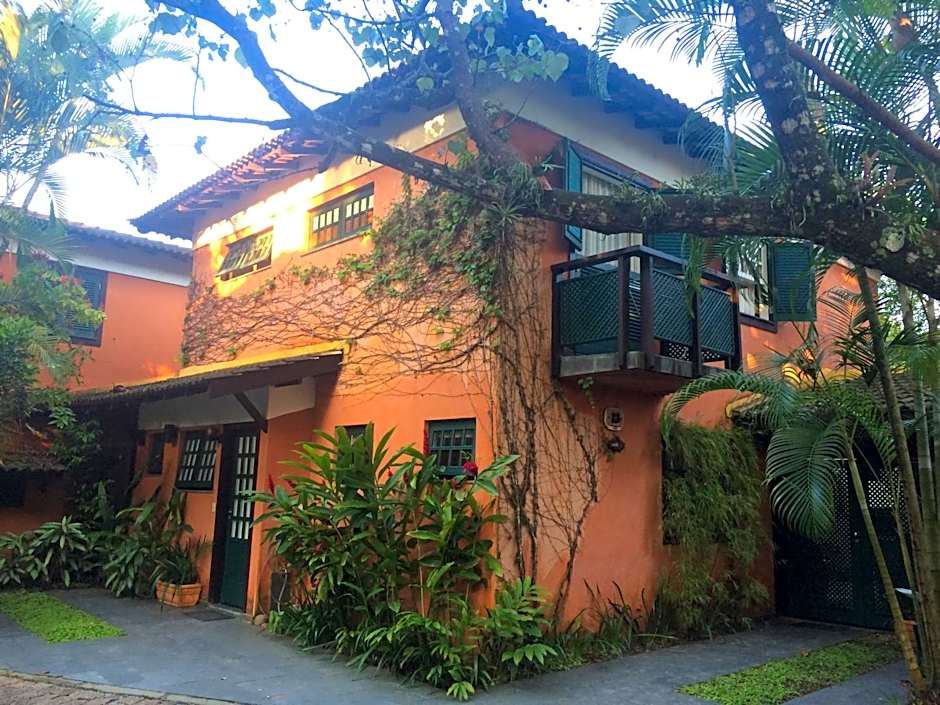 Juquehy - Condomínio de Frente para o Mar - Piscina Aquecida - Quadra de Tenis
