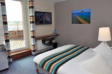 Double Room with Terrace and Sea View