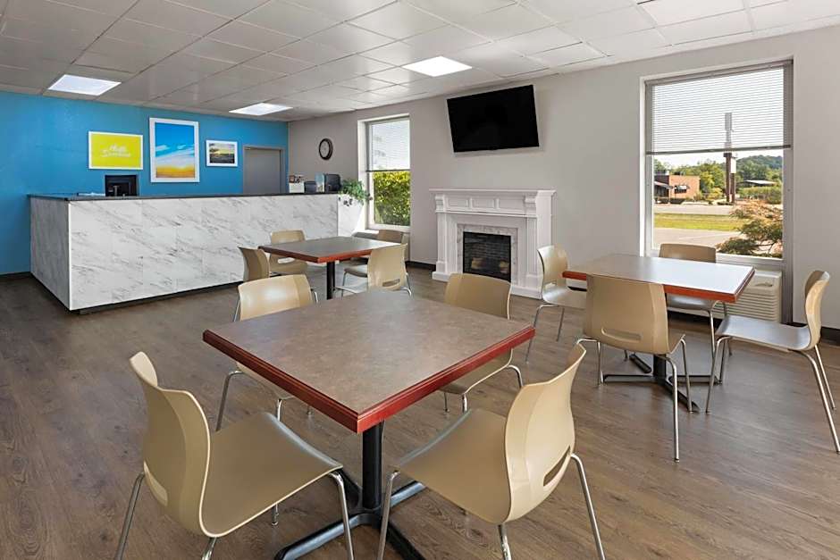 Days Inn by Wyndham Cambridge