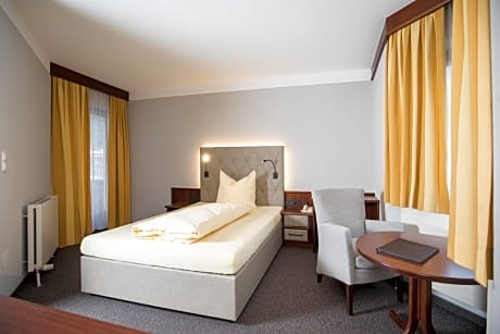 Business Deluxe Single Room