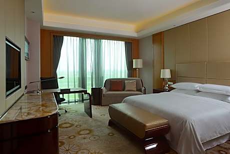 Deluxe Room, 1 King Bed