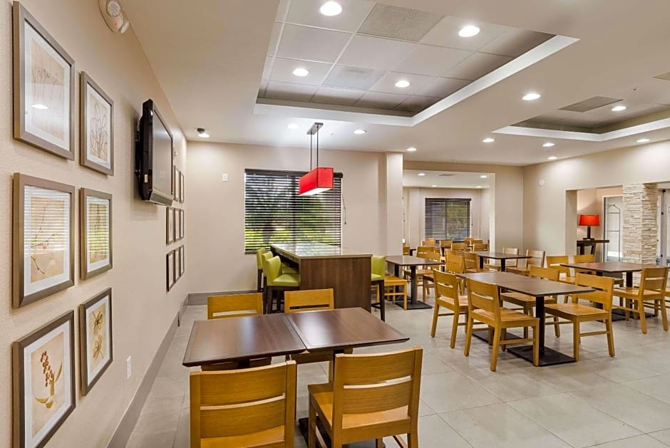 Country Inn & Suites by Radisson, St. Petersburg - Clearwater, FL