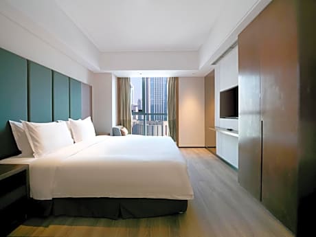 One-Bedroom Suite Lounge Access