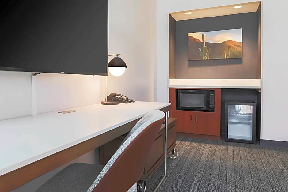 Courtyard by Marriott Tucson Airport