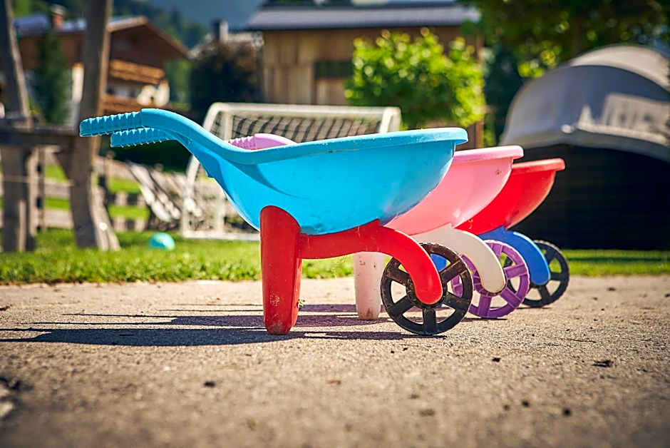 Boutique House happYellow Saalbach