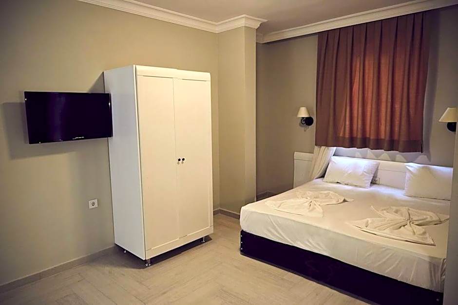 Two Seas Hotel