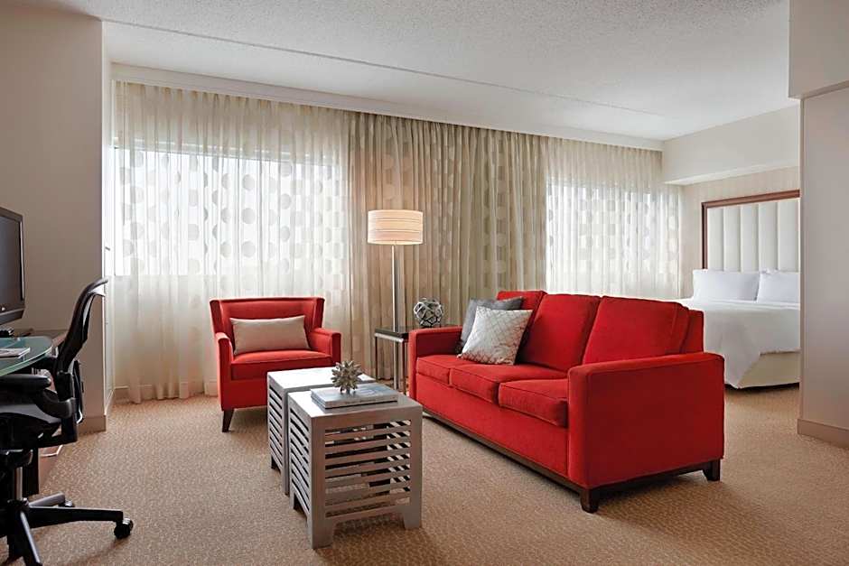 Renaissance by Marriott Newark Airport Hotel
