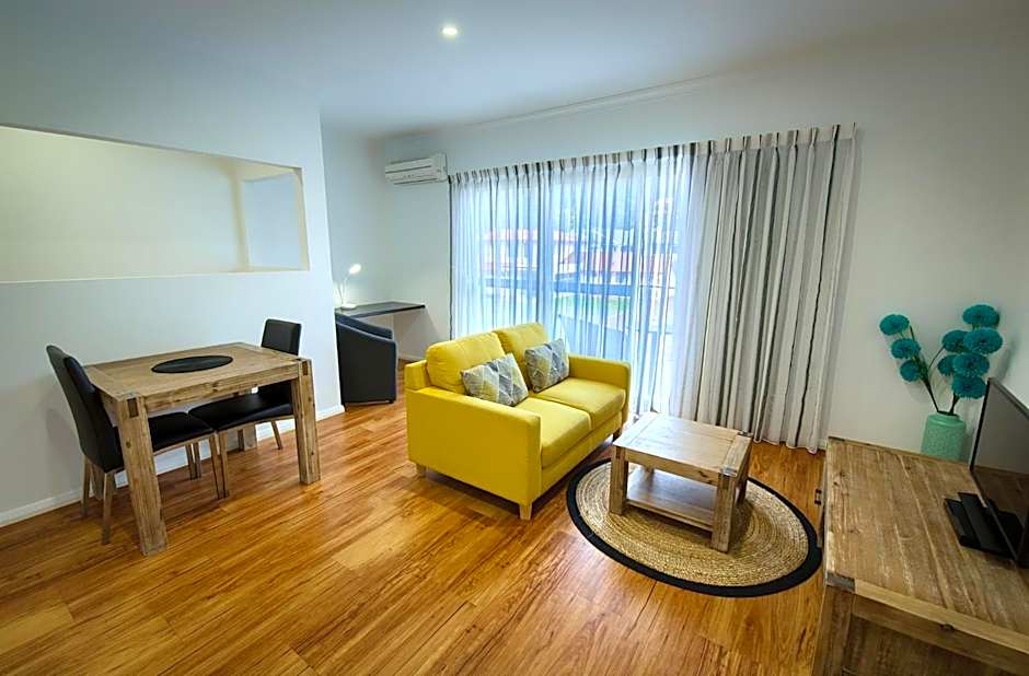 Pelicans Albany Middleton Beach