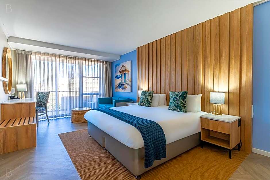 Lagoon Beach Hotel & Spa