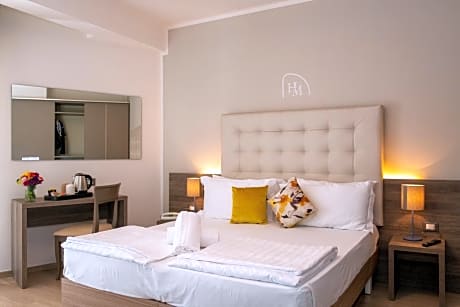 Deluxe Double Room with Frontal Sea View