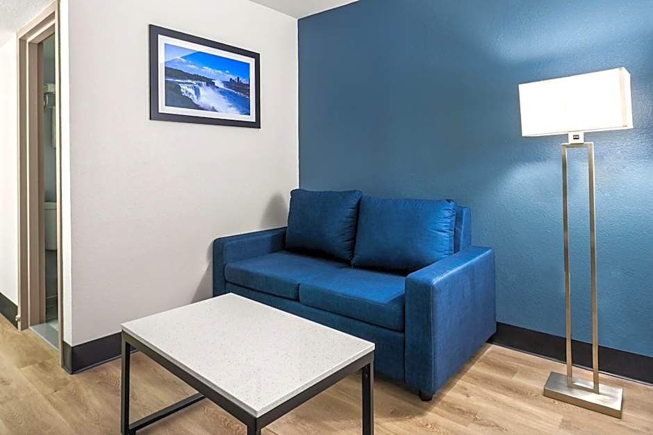 Baymont by Wyndham Batavia - Darien Lake