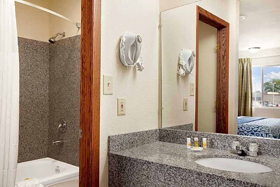 Days Inn by Wyndham Champaign/Urbana