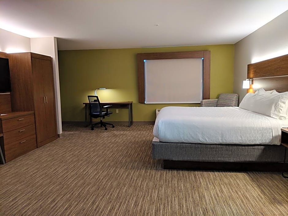 Holiday Inn Express Hotel & Suites Claypool Hill -Richlands Area