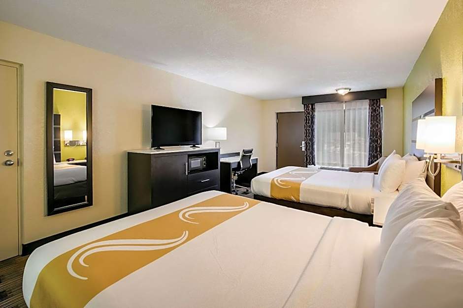 Quality Inn & Suites Mount Chalet