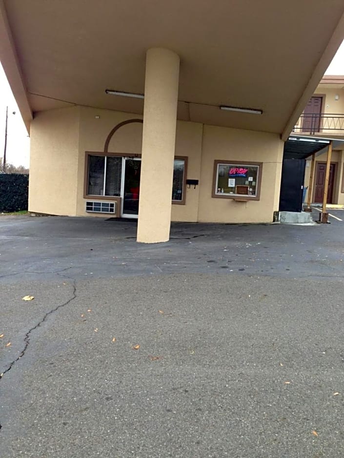 Economy Inn Hot Springs