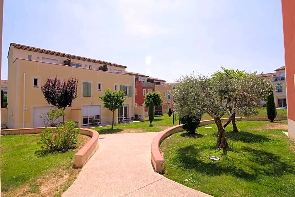 Park & Suites Village Aix-Le Rousset