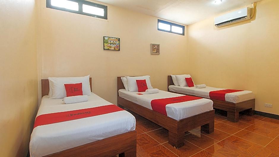 RedDoorz @ Casa Buena Dormitel Davao City