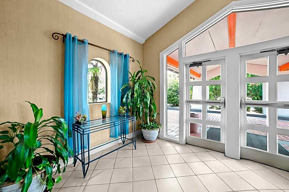 Howard Johnson by Wyndham Columbus Fort Benning