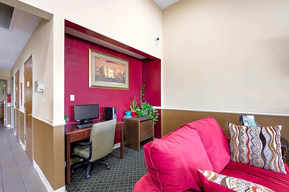 Econo Lodge Inn & Suites Knoxville East
