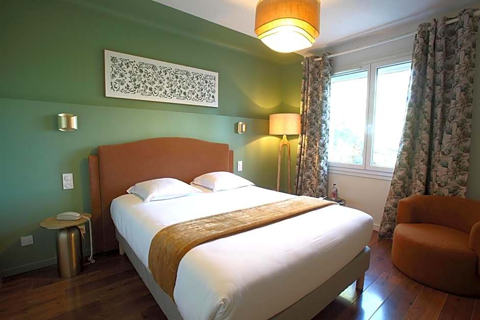 Logis Hotel Le Blason de Provence