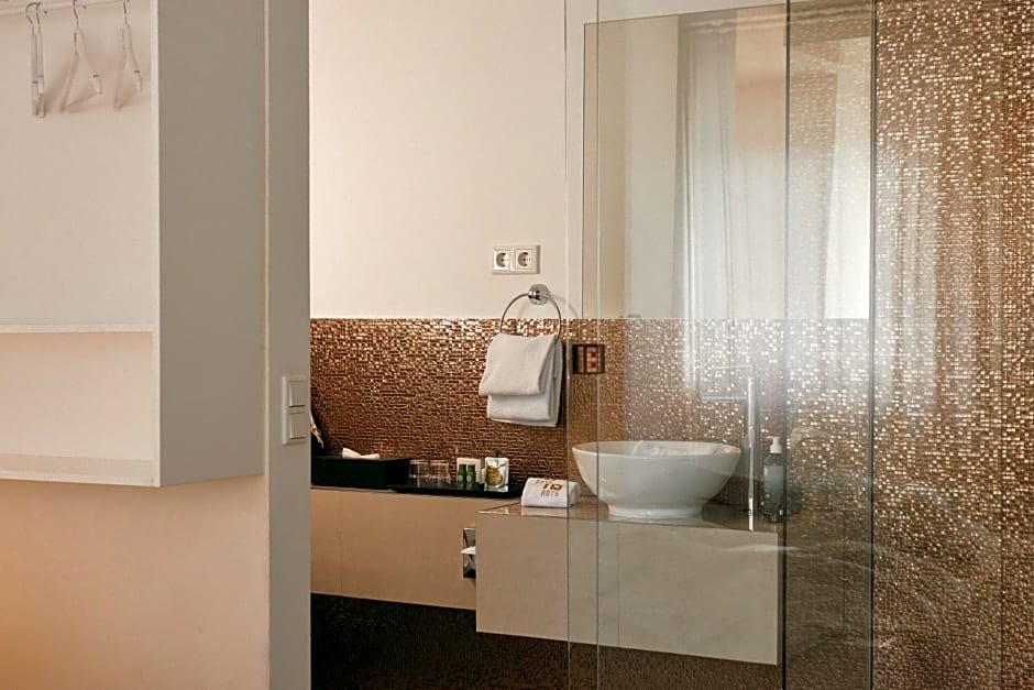 18Arts Hotel