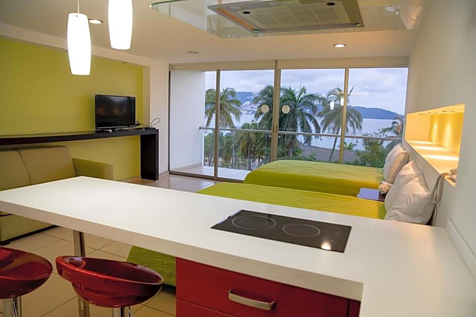 Ramada by Wyndham Acapulco Hotel & Suites