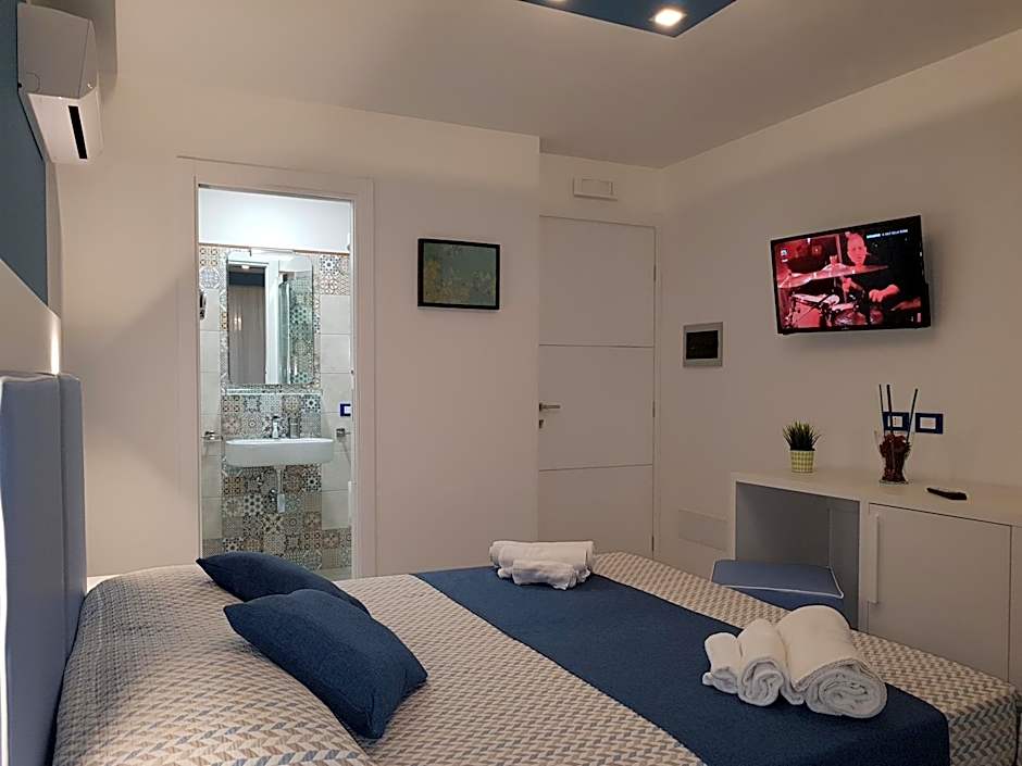 Photo 1 of 21 of 1 Double Bed or 2 Beds, Basement