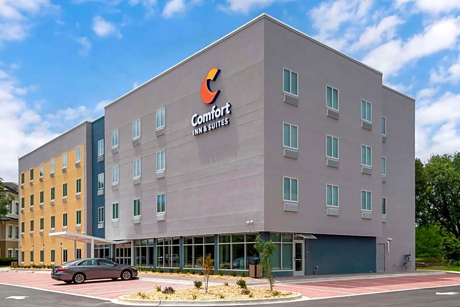 Comfort Inn & Suites