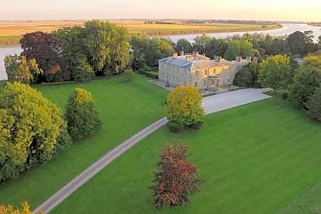 Saltmarshe Hall