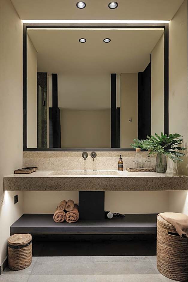 Black Villas Canggu Beach by OXO