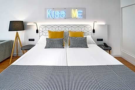 Single Room with Spa Access