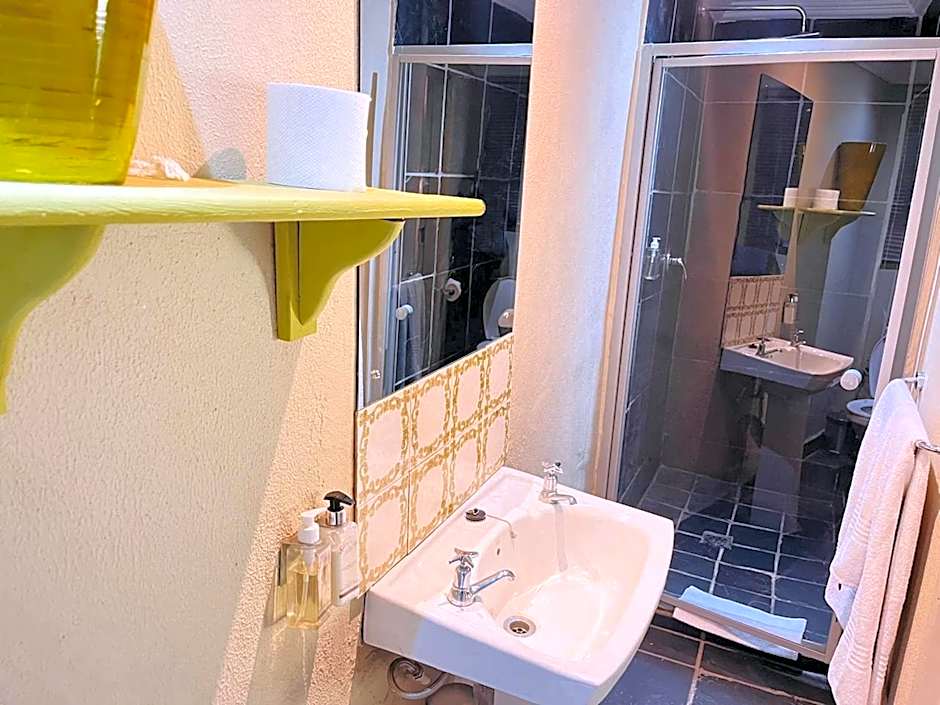 Shangri-La Country Hotel & Spa